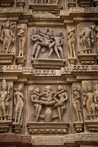 045 Khajuraho, Erotische Kunst.jpg